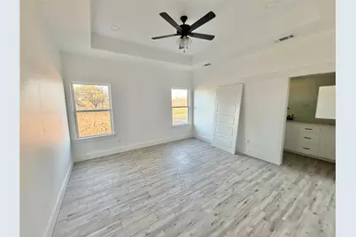 2001 Collin Street, Weatherford, TX 76085 - Photo 14