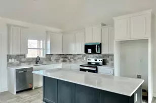 2001 Collin St, Weatherford, TX 76085 - Photo 4