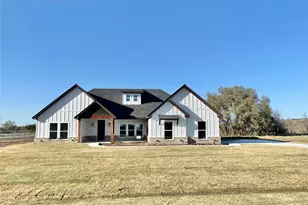 2001 Collin St, Weatherford, TX 76085 - Photo 1