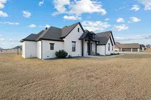 405 Venadito Dr, Godley, TX 76044 - Photo 4