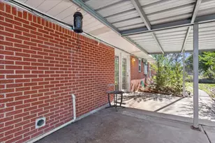106 S Barbara St, Lacy Lakeview, TX 76705 - Photo 20