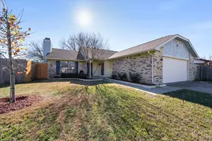 1408 Bandera Dr, Arlington, TX 76018 - Photo 2