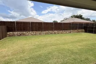 329 Blanco Dr, Azle, TX 76020 - Photo 10