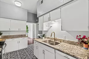 10439 High Hollows Dr, Dallas, TX 75230 - Photo 20