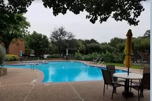 576 E Avenue J, Grand Prairie, TX 75050 - Photo 12