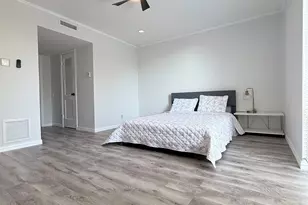 576 E Avenue J, Grand Prairie, TX 75050 - Photo 6