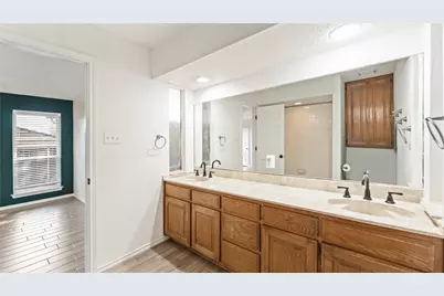 476 Meadowhill Drive, Benbrook, TX 76126 - Photo 8