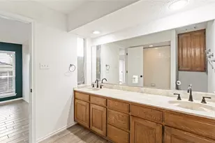 476 Meadowhill Dr, Benbrook, TX 76126 - Photo 8