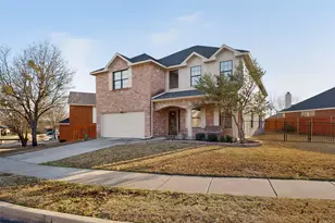3010 Greenway Dr, Burleson, TX 76028 - Photo 2