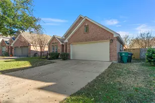 8013 Belladonna Dr, Fort Worth, TX 76123 - Photo 2