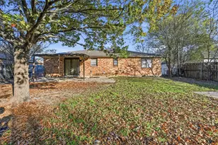 104 Mesa Dr, Glenn Heights, TX 75154 - Photo 18