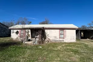 311 Roberts, Mexia, TX 76667 - Photo 2