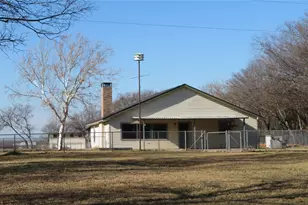 272 Chisam Rd, Valley View, TX 76272 - Photo 4