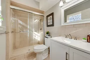 1910 Wildwood Dr, Grand Prairie, TX 75050 - Photo 10