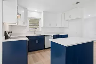 3606 Texas Dr, Dallas, TX 75211 - Photo 2