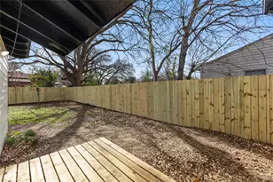 2502 Helmet St, Irving, TX 75060 - Photo 22