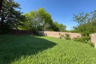 2511 Kavasar Dr, Dallas, TX 75241 - Photo 2