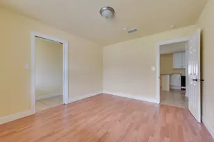 725 Meadowlark Cir, Crowley, TX 76036 - Photo 12