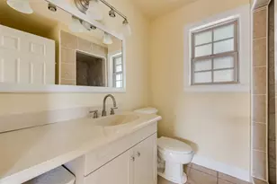 725 Meadowlark Cir, Crowley, TX 76036 - Photo 16