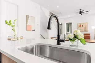 2015 N Prairie Ave, Dallas, TX 75204 - Photo 14