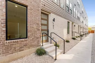 2015 N Prairie Ave, Dallas, TX 75204 - Photo 2