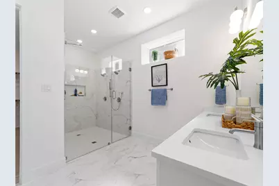 426 Martinique Avenue, Dallas, TX 75223 - Photo 10