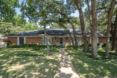 1604 Oak Meadow Drive, Irving, TX 75061 - Photo 2