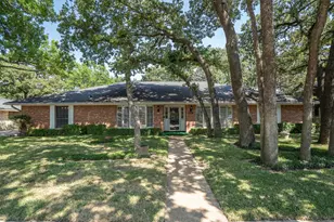 1604 Oak Meadow Dr, Irving, TX 75061 - Photo 2
