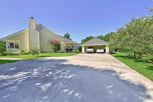 122 Comanche Dr, Lake Kiowa, TX 76240 - Photo 8