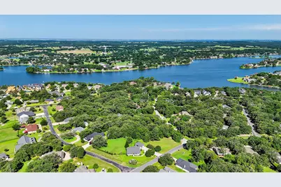 122 Comanche Drive, Lake Kiowa, TX 76240 - Photo 10