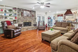 1401 Allegheny Dr, Arlington, TX 76012 - Photo 6