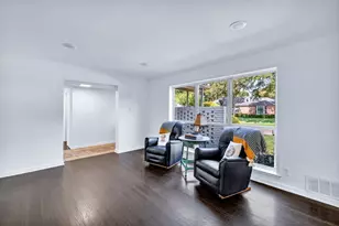 312 W Rio Grande St, Garland, TX 75041 - Photo 4