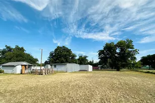 311 S Melwood St, Winters, TX 79567 - Photo 20