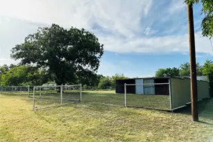 311 S Melwood St, Winters, TX 79567 - Photo 28