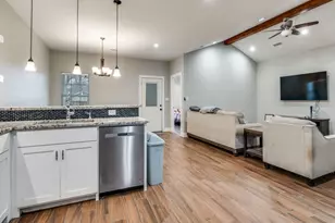 908 E Decatur St, Ennis, TX 75119 - Photo 8