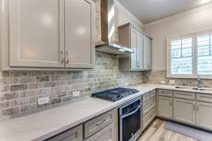 520 Sheer Bliss Ln, Fort Worth, TX 76114 - Photo 10