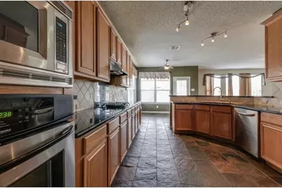 8316 Fountain Springs Drive, Plano, TX 75025 - Photo 2