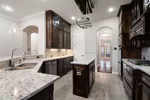 917 Wood Hollow Way, DeSoto, TX 75115 - Photo 10