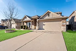 804 Skytop Dr, Fort Worth, TX 76052 - Photo 2