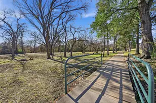 73 Winchester Dr, Euless, TX 76039 - Photo 22