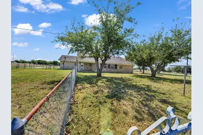 5108 Woodard Avenue, Cleburne, TX 76033 - Photo 24