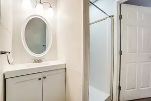 5869 Bluffman Dr, Dallas, TX 75241 - Photo 20