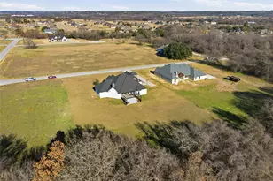 133 Heritage Springs Dr, Weatherford, TX 76087 - Photo 6