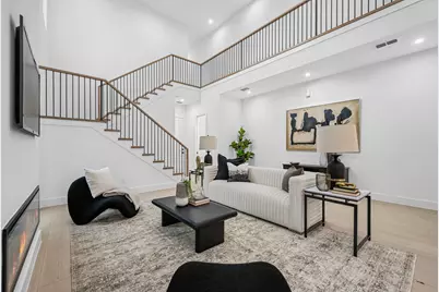 812 W 10th Street, Dallas, TX 75208 - Photo 2