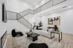 812 W 10th St, Dallas, TX 75208 - Photo 2