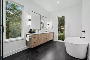 812 W 10th St, Dallas, TX 75208 - Photo 16