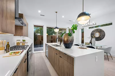 812 W 10th Street, Dallas, TX 75208 - Photo 4