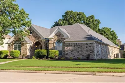 1352 Autumn Trail, Lewisville, TX 75067 - Photo 2