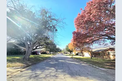 5708 Starlight Drive, Haltom City, TX 76117 - Photo 22