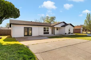 6509 Tina Ct, Forest Hill, TX 76140 - Photo 2